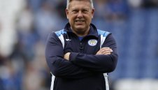 Официално: Шекспир остава начело на Лестър