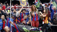 Фен на Барса в болница след зверско меле