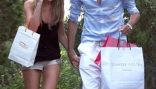 Аби Кланси демонстрира отлична форма на италианските плажове