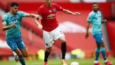 ОФИЦИАЛНО: Матич преподписа с Ман Юнайтед