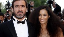 Кантона се завръща в Манчестър Юнайтед