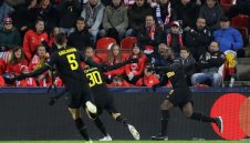 Интер удари Славия и запази шансове за място на финалите в Шампионска лига