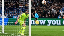 Нюкасъл си хареса и албански национал