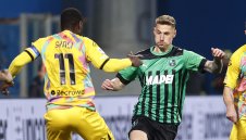 Нападател на Сасуоло е с най-красивото гадже + СНИМКИ