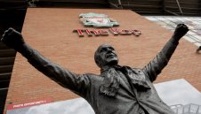 Легенда на Ливърпул: Не трябва да получаваме титлата