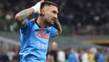 Наполи със "страшни" фланелки срещу Торино