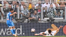 Престрелката започна! Мертенс обяви, че не е впечатлен от Юве