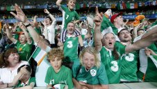 Ирландските фенове са №1- могат да приспят бебето ви и да поправят колата ви	