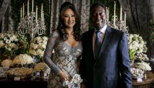 Дали е добре? Пеле редовно бие дъщеря си на карти