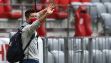 Ще строши ли 48-годишния рекорд? Левандовски вкарва по-често от Герд Мюлер