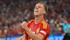 Герой на Испания се похвали с красиво гадже + СНИМКИ