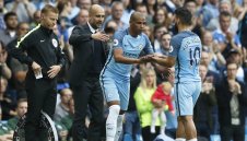 Аржентина без Кун, нападателят виси и за Юнайтед  