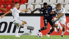 Как Алексис Санчес "трансферира" Дарлан в Левски