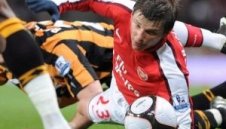 Арсенал обърна с 2:1 Хъл Сити с гол от засада