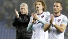 Ужас! Фен на Уест Хем загуби пръста си при радост след гол