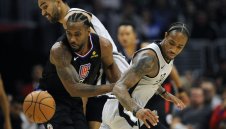 Кауай наказа Шпорите с 38 точки и 12 борби