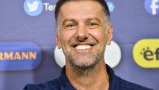 Кръстаич не иска да подава оставка след резила срещу Литва