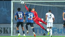 Юве издрапа до точката при гостуването на Аталанта