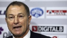 Селекционерът на Албания поема Италия след Евро 2016