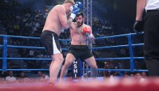 Контузия прекрати битката между Янис Стофоридис и Декстър Суис на SENSHI 29 