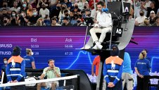 Защо Медведев избухна срещу съдията на стола?