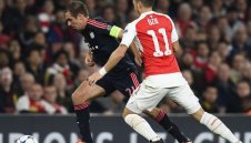 Арсенал предлага нов договор на Йозил