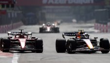 Перес изненада Макс и грабна победата в Баку