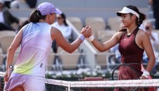 Швьонтек разплака хубавица с титла от Шлема, даде й само три гейма