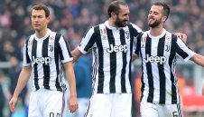 Арсенал води преговори с опитния Лихтщайнер