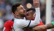 Докладът е ясен: Съдията обясни защо изгони Меси и Медел