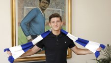 Левски задържа млад талант