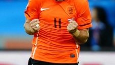 Ван Марвайк отличи Робен