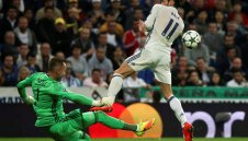 Реал вкарва повече, но и допуска повече при Зизу