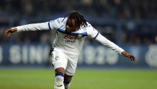 Арсенал преговаря за голаджия на Аталанта