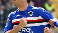 Касано обича гаджето си повече от футбола