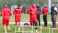 Царско село започна с трима юноши