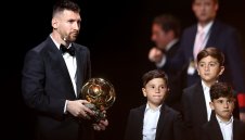 Срамота! Меси с нищо не заслужава Златната топка