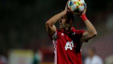 Занев "виси" до последно за Осиек