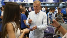 Контра! Сираков каза истината за акциите на Левски