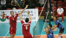 Волейболисти се бият в чалготека