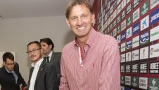 Тони Адамс: Алкохолът ме разби и ударих дъното