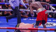 Уайлдър има "динамит в юмруците си", но защо не нокаутира Фюри?