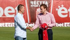 Парите не миришат! Не е резил, че Стойчо Младенов отиде в ЦСКА 1948
