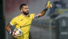 Няма прошка! Феновете на Левски отново захапаха Божката Митрев