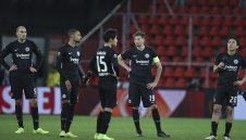 Скандал в Германия: Играч нокаутира треньор + ВИДЕО