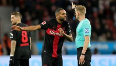 Байерн си хареса защитник Байер 