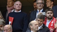 В Байерн обявиха Ули Хьонес за талисман