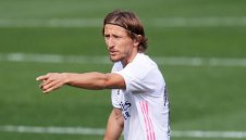 До пенсия: Лука Модрич преподписва с Реал Мадрид