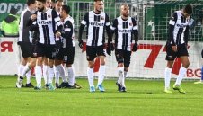 Бруно държи "смърфовете" в шах