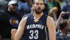 Марк Гасол съсипа Клипърс